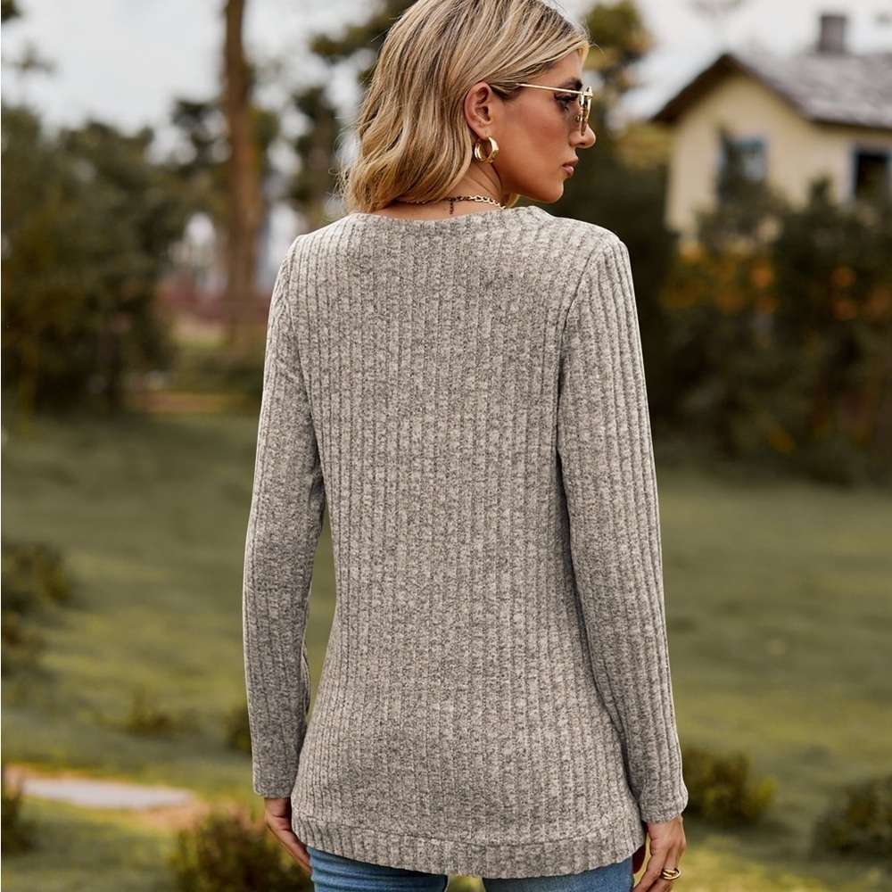 Classic Chic Ribbed V-Neck Sweater - Picture 4 of 4